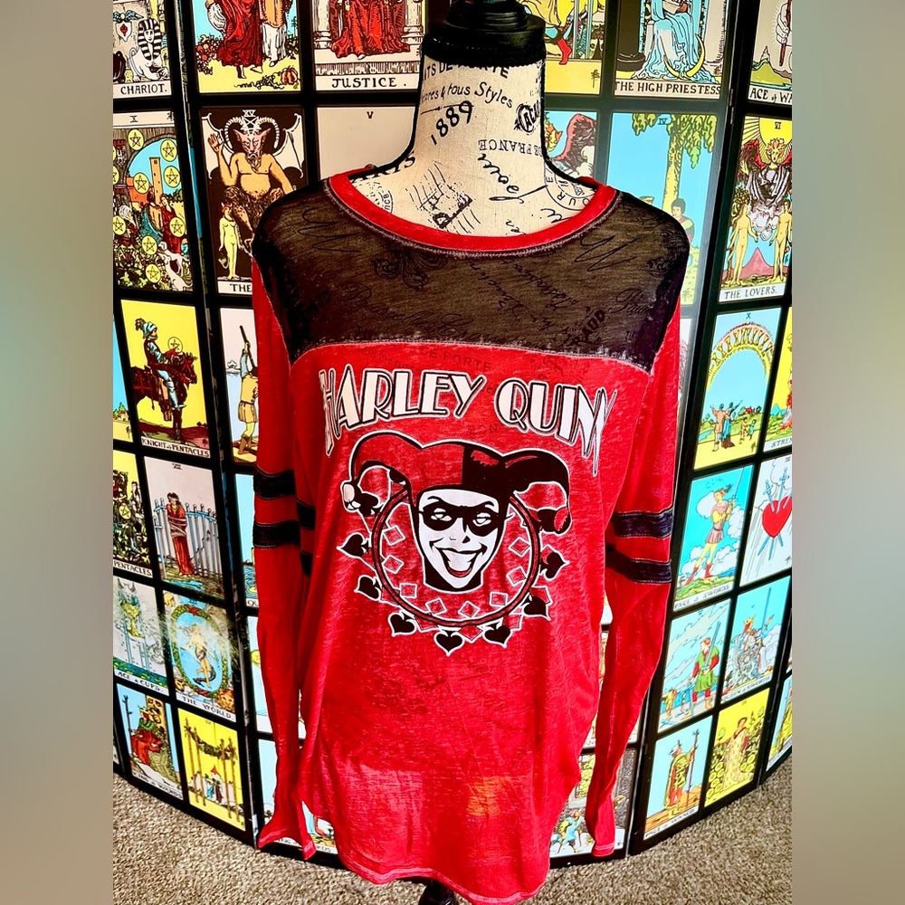 Ultra soft Harley Quinn Burnout T